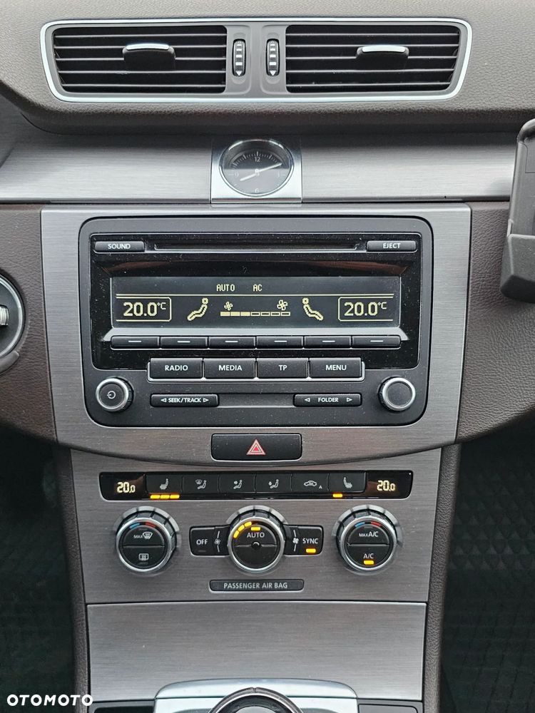 Volkswagen Passat Variant 2.0 TDI BlueMotion Technology Comfortline - 22