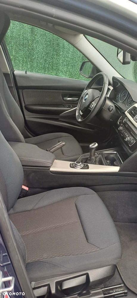 BMW Seria 3 318d xDrive - 7