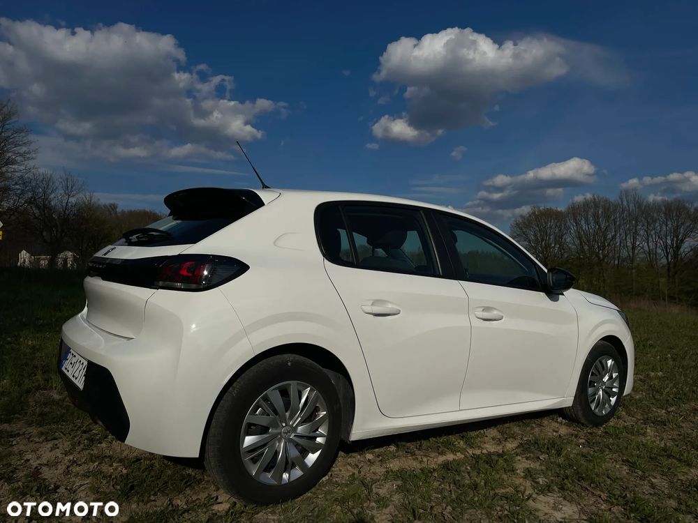 Peugeot 208 - 5
