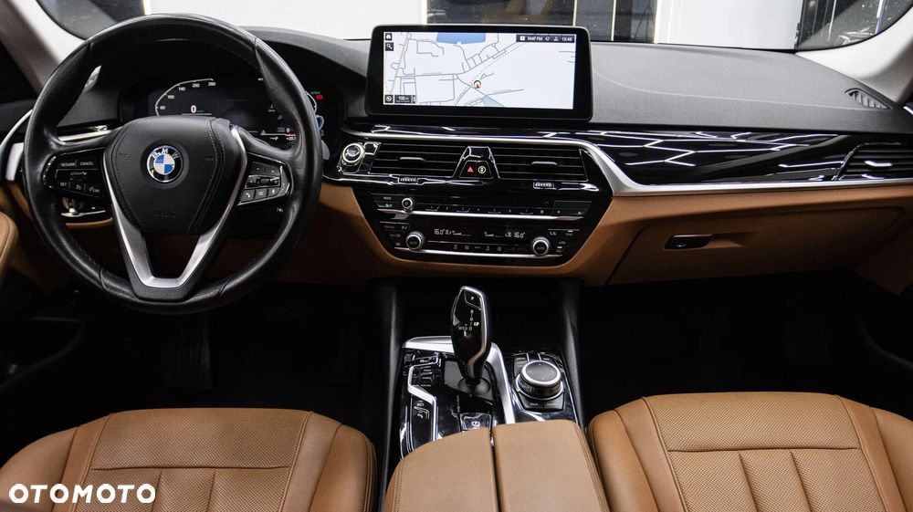 BMW Seria 5 530e PHEV - 15