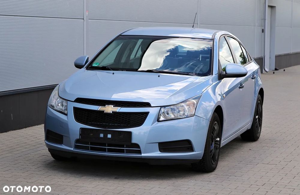 Chevrolet Cruze 1.6 LS+ - 3