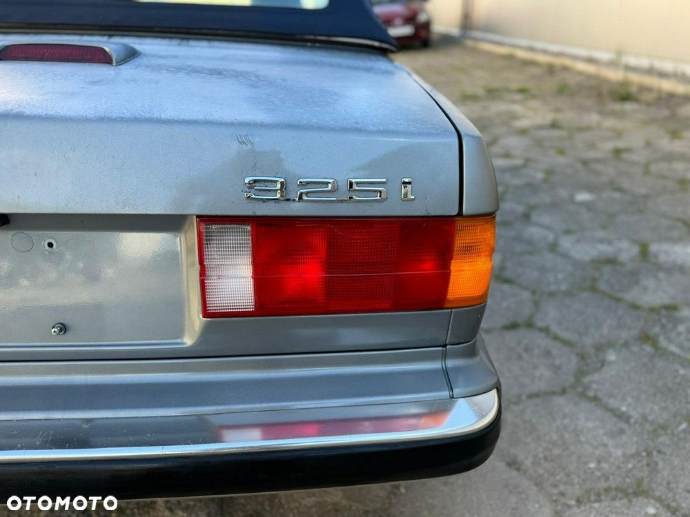 BMW Seria 3 325i - 24