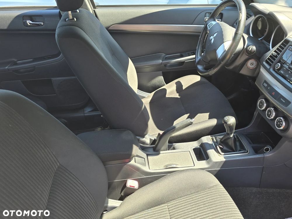 Mitsubishi Lancer 1.6 Inform - 9