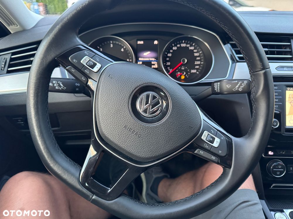 Volkswagen Passat 2.0 TDI BMT Highline - 18