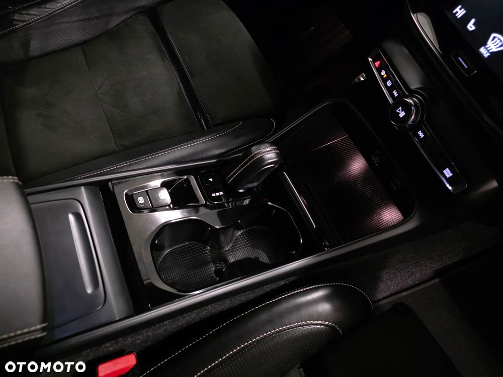 Volvo XC 40 D3 R-Design - 19