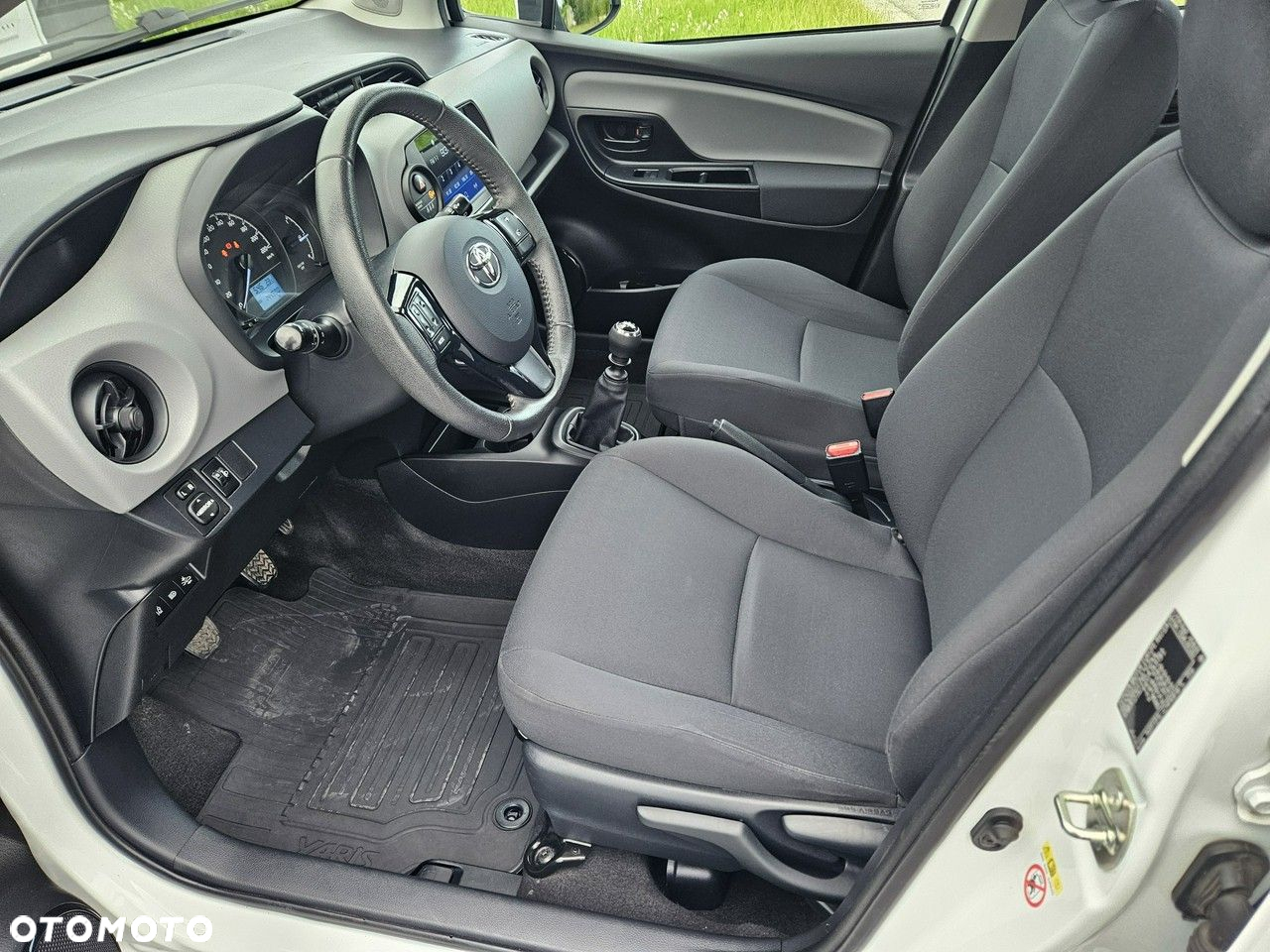 Toyota Yaris - 12