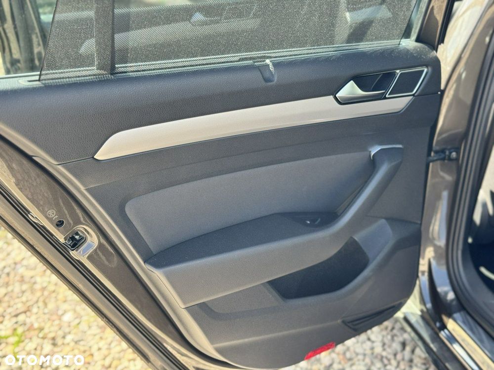 Volkswagen Passat 1.5 TSI EVO Comfortline - 26