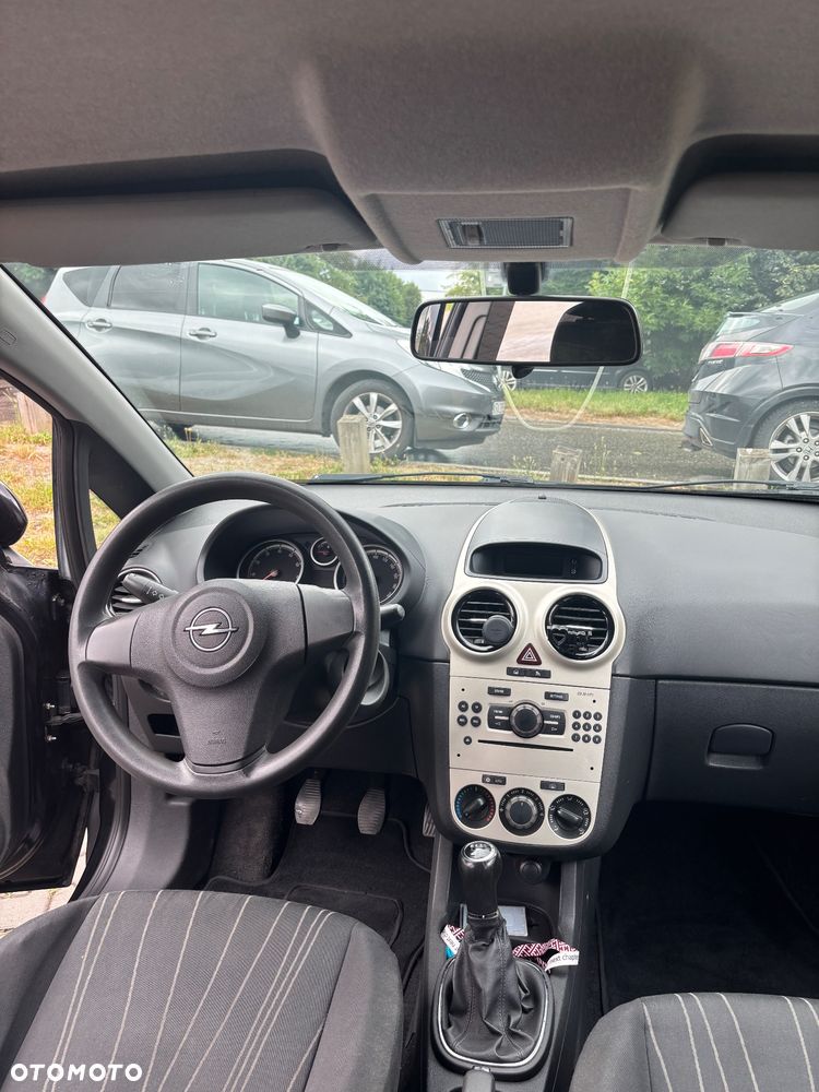 Opel Corsa 1.2 16V Essentia - 9