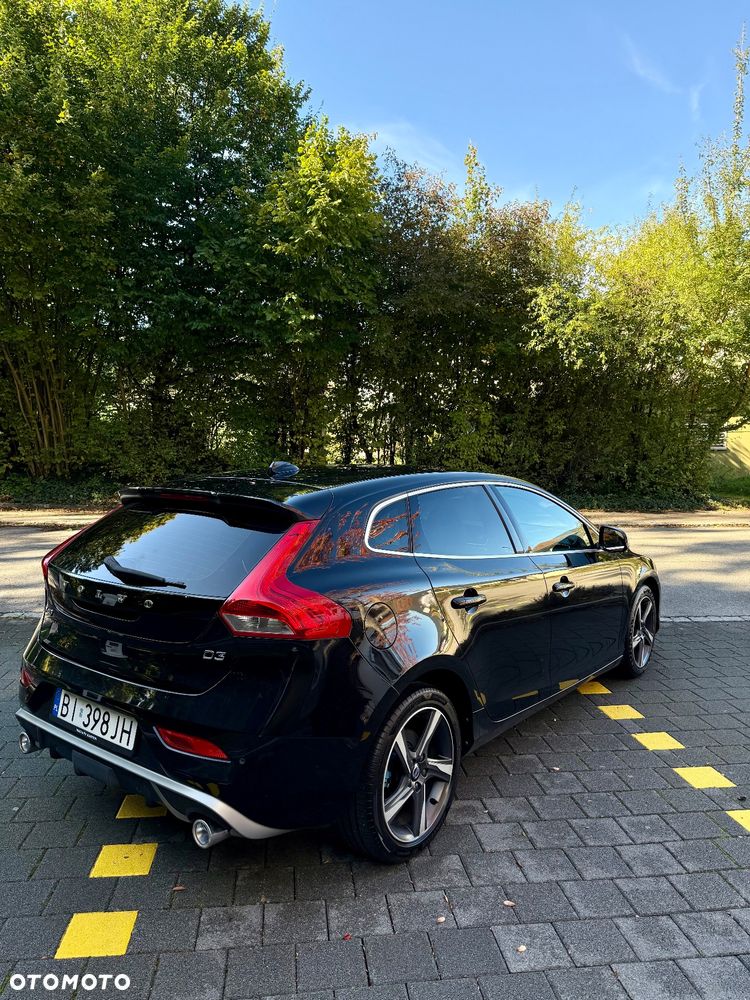 Volvo V40 D3 Momentum - 4