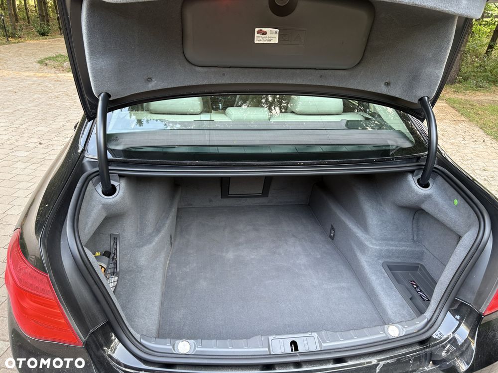 BMW Seria 7 750Li - 4