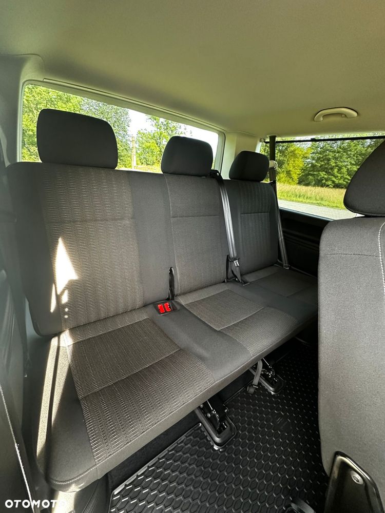 Volkswagen Caravelle - 8