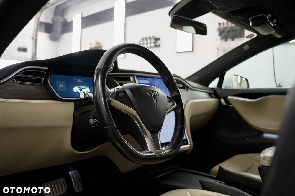 Tesla Model S Performance - 26
