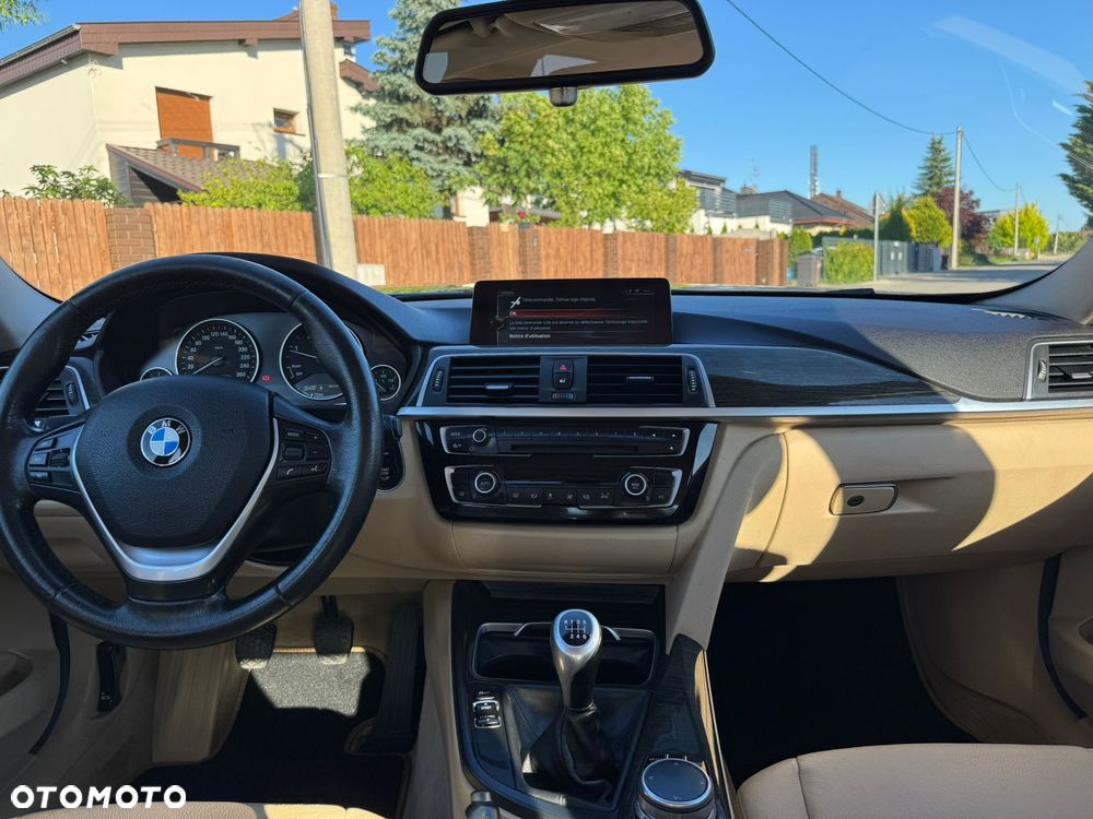 BMW Seria 3 320d Efficient Dynamics Luxury Line EU6 - 14