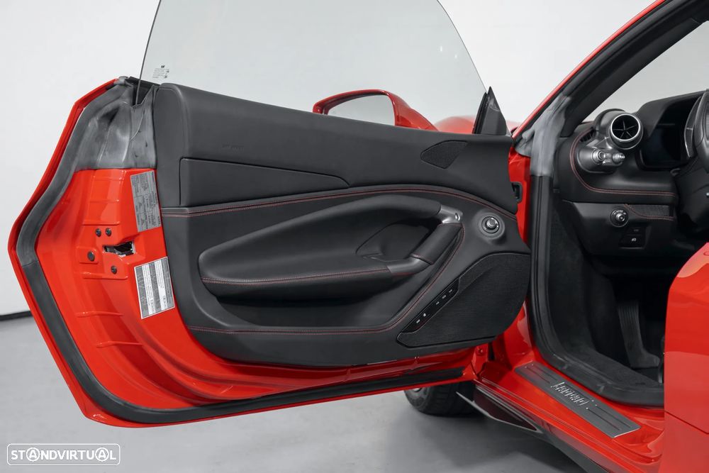 Ferrari F8 Tributo 3.9 Twin-Turbo V8 - 12