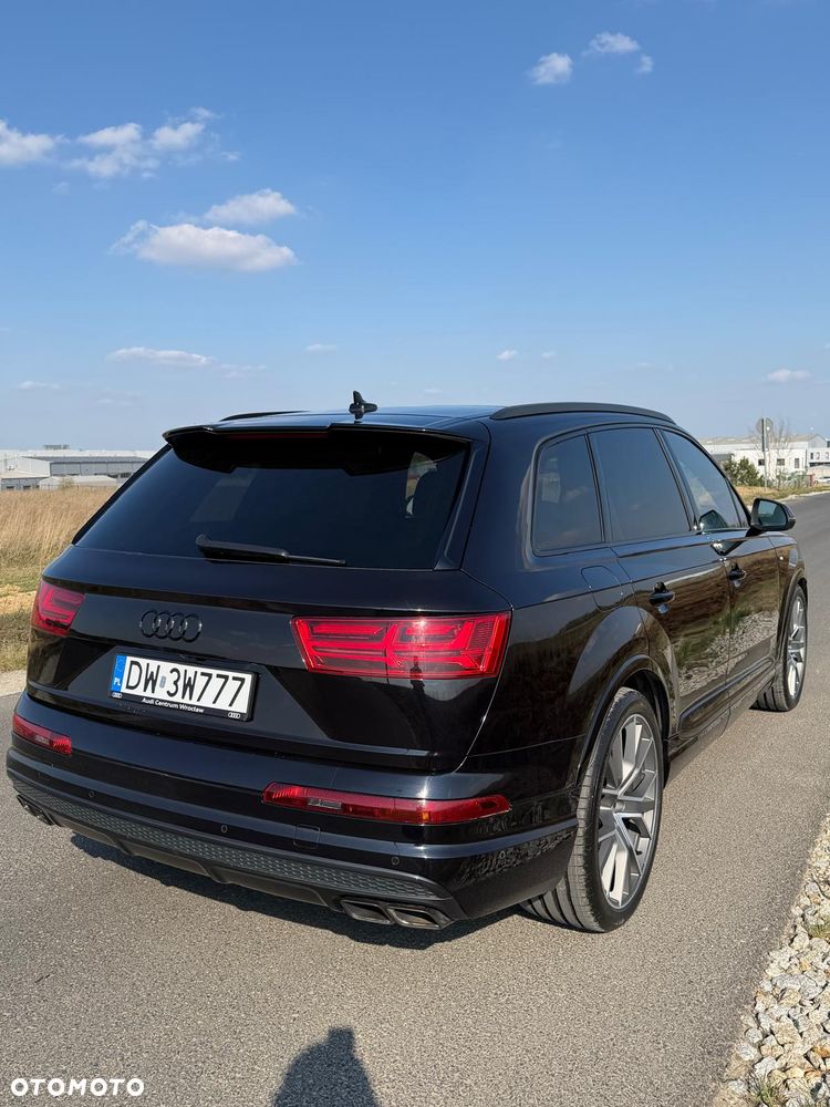 Audi SQ7 - 7