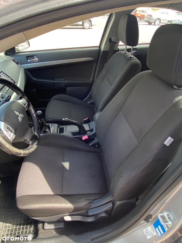 Mitsubishi Lancer 1.8 Inform - 11