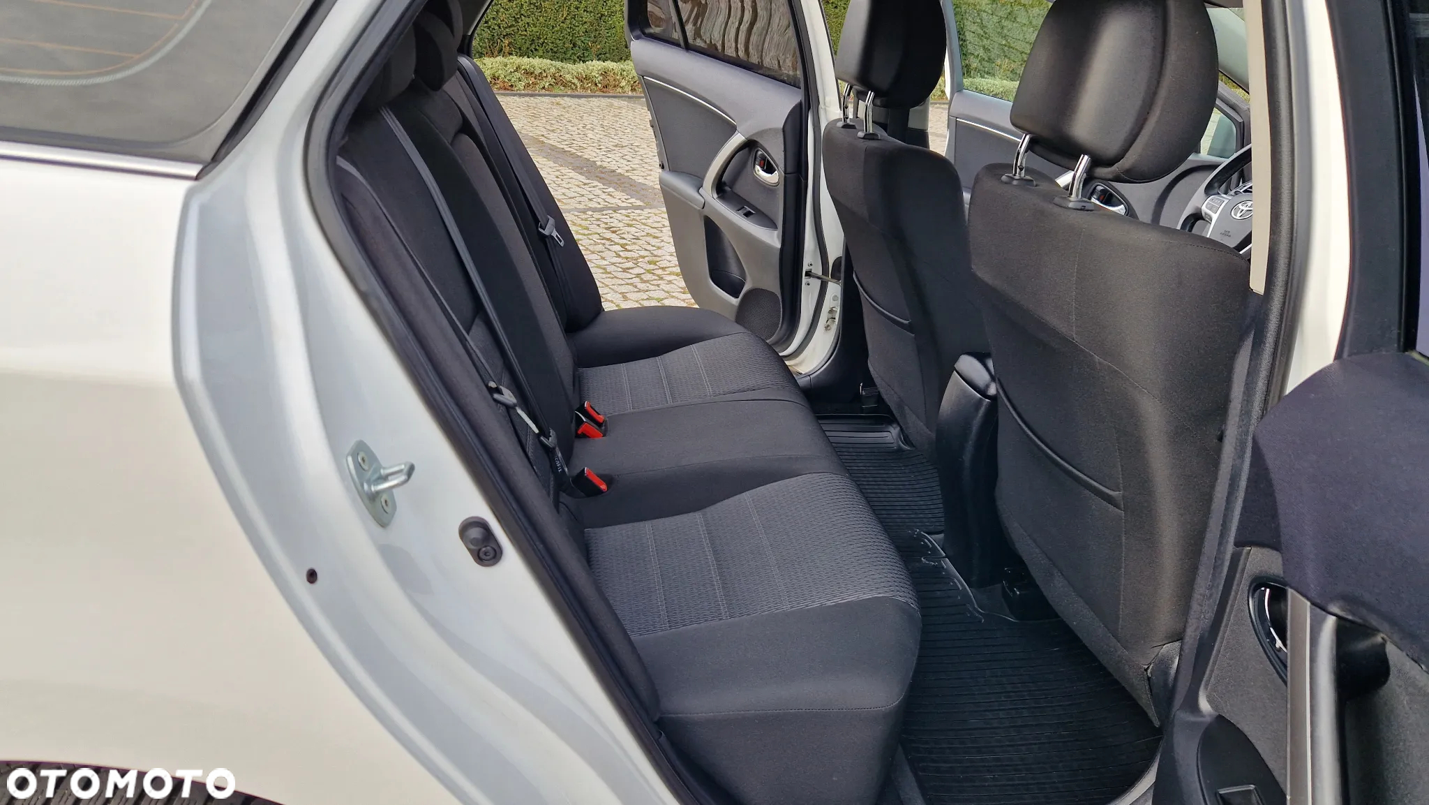 Toyota Avensis 2.0 D-4D Premium - 28
