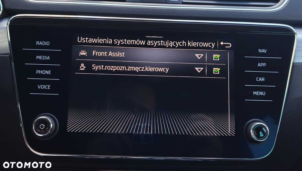 Skoda Superb 1.5 TSI Ambition DSG - 32