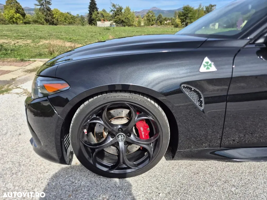 Alfa Romeo Giulia 2.9 V6 Bi-Turbo AT8 Quadrifoglio - 18
