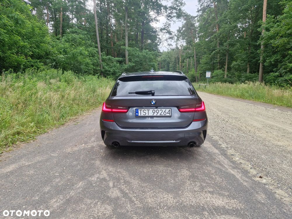 BMW Seria 3 318d M Sport Shadow - 5