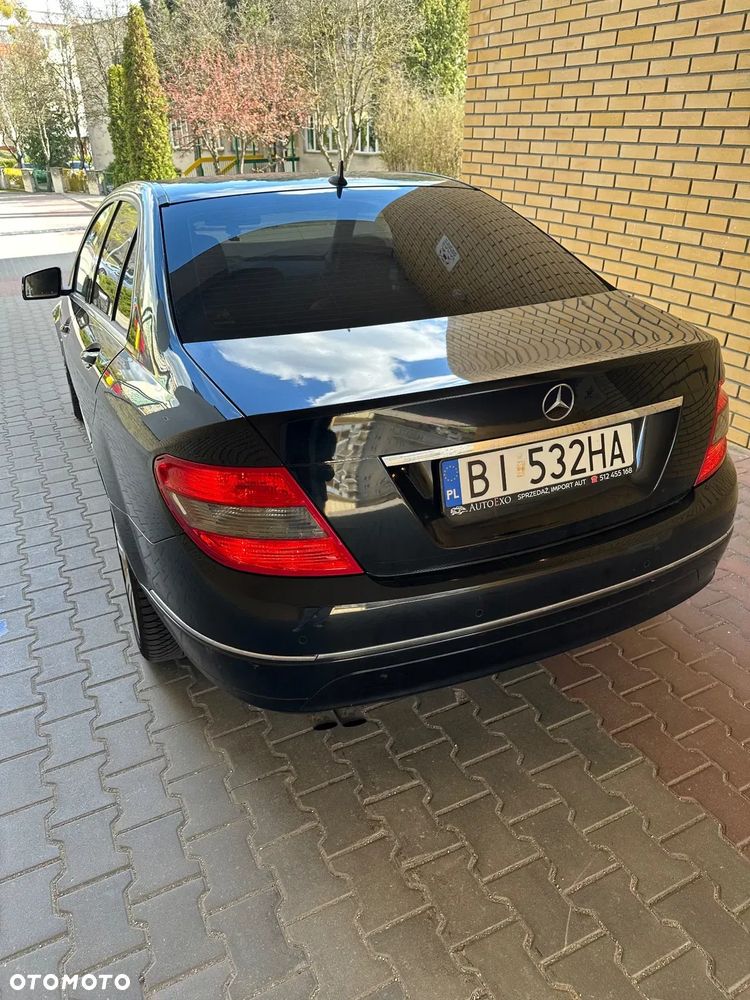 Mercedes-Benz Klasa C 180 CGI Automatik BlueEFFICIENCY Avantgarde - 6