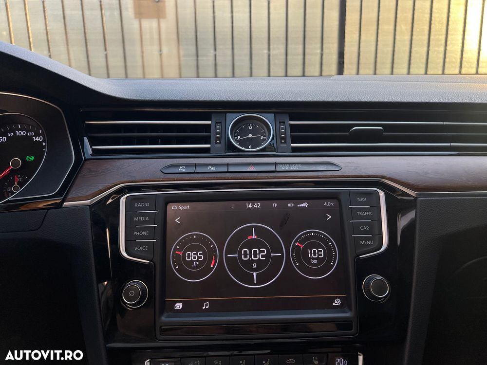 Volkswagen Passat - 26