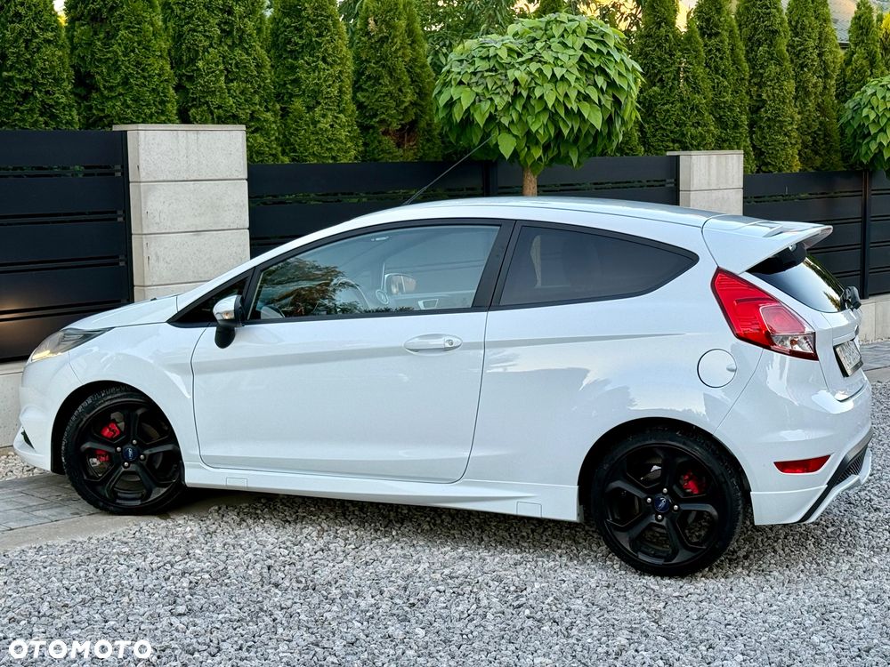 Ford Fiesta 1.6 EcoBoost ST - 10