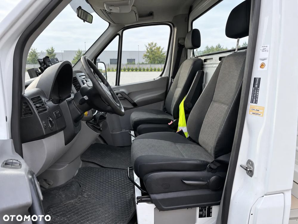 Mercedes-Benz Sprinter - 24