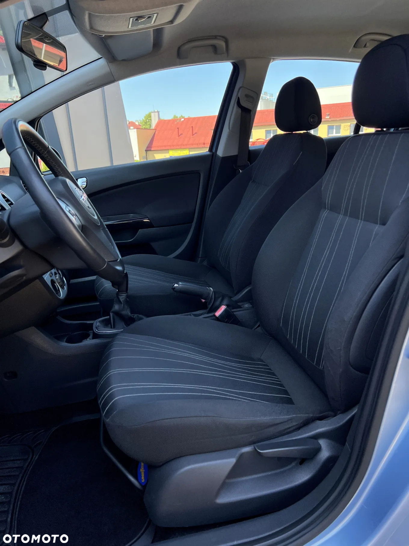Opel Corsa 1.2 16V Enjoy - 6