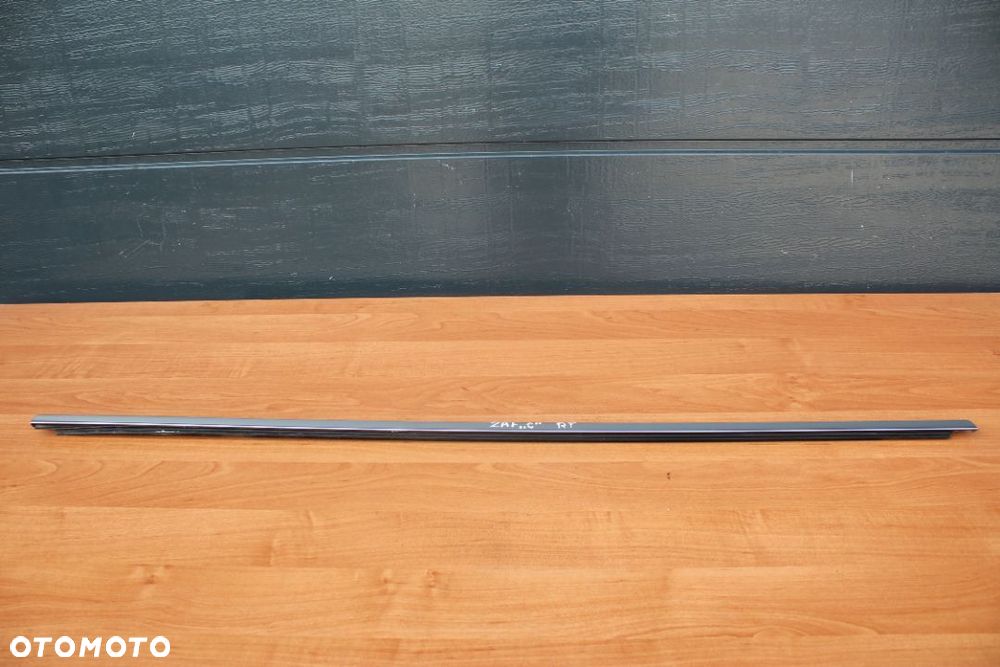 LISTWA DRZWI PRAWY TYŁ CHROM OPEL ZAFIRA C - 1