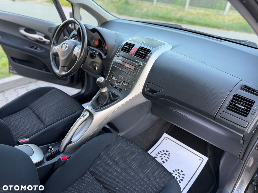 Toyota Auris 1.6 VVT-i Executive - 30