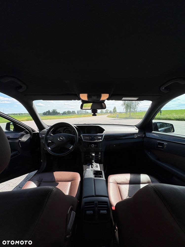 Mercedes-Benz Klasa E 250 CGI BlueEFFICIENCY Avantgarde - 19