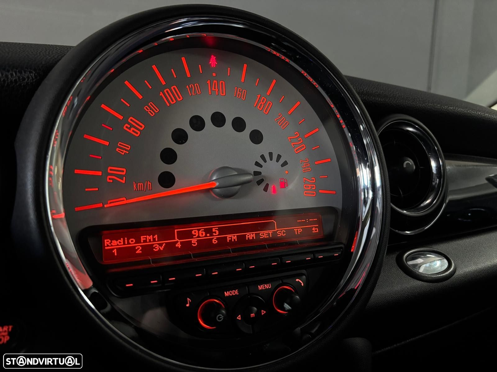 MINI 3 Portas One D - 14
