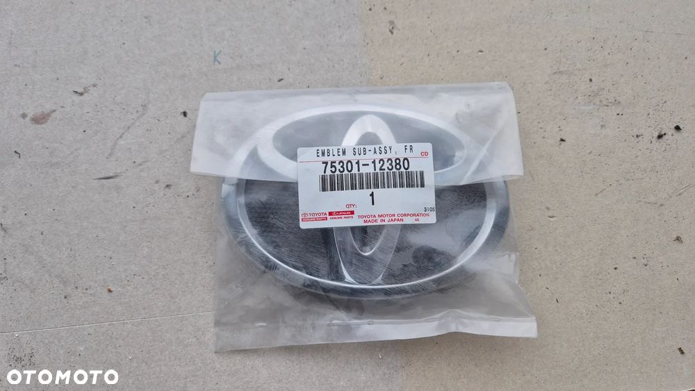 TOYOTA COROLLA AURIS EMBLEMAT LOGO ZNACZEK PRZÓD OE 75301-12380