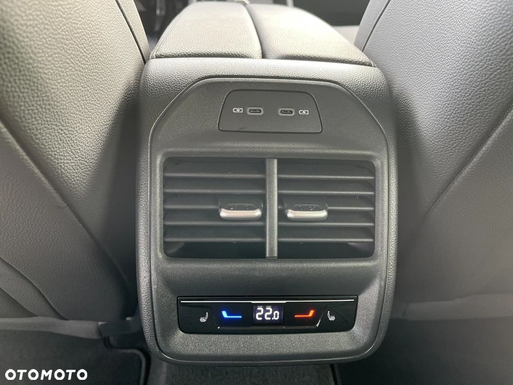 Skoda Superb 2.0 TDI SCR L&K DSG - 24