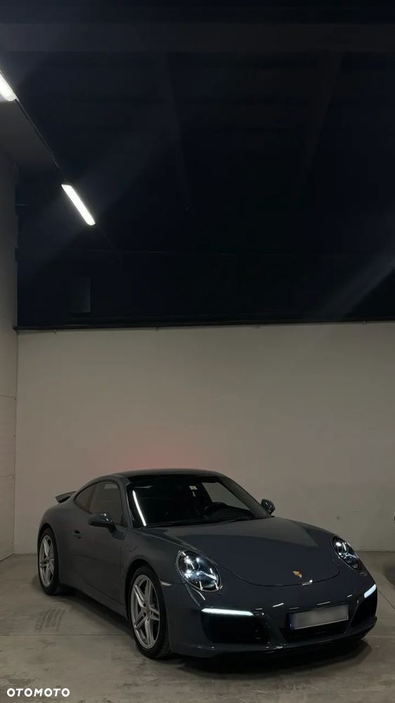 Porsche 911 Carrera - 5