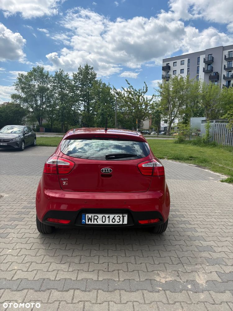 Kia Rio - 4