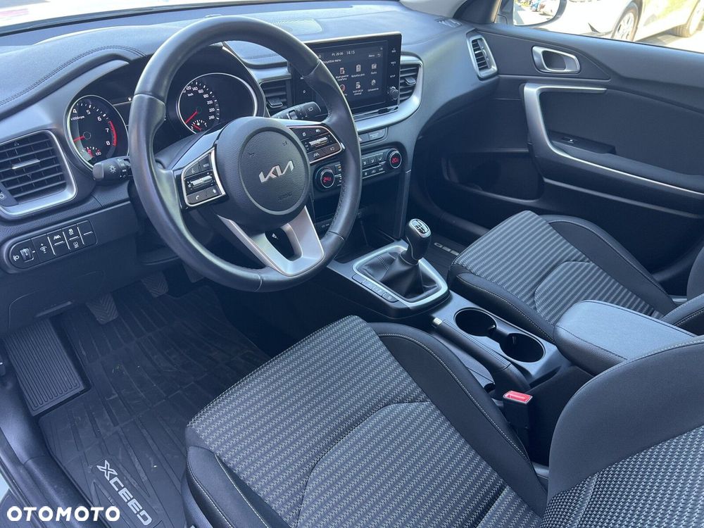 Kia XCeed - 23