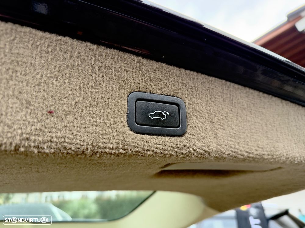 Volvo V70 2.4 D5 Momentum - 34