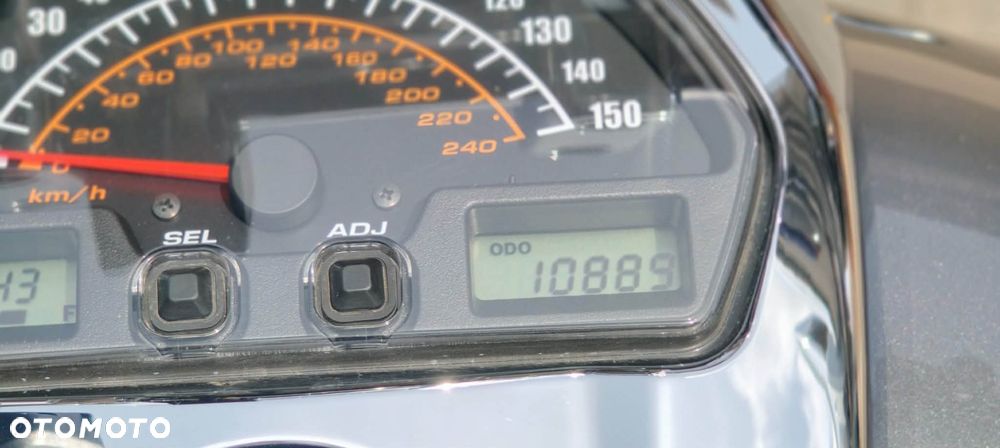 Suzuki Boulevard - 12
