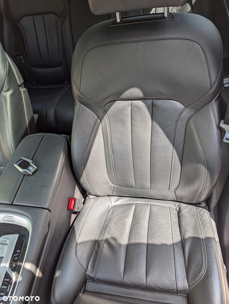BMW Seria 7 740i - 25