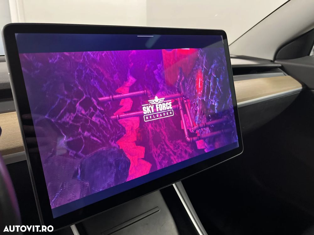 Tesla Model 3 - 21
