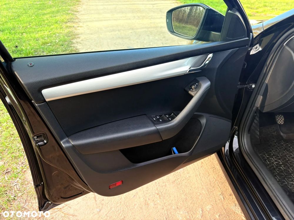 Skoda Octavia ver-1-6-tdi-scr-ambition - 9