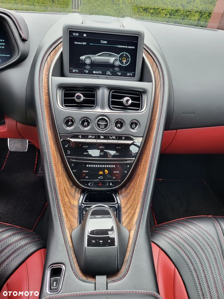 Aston Martin DB11 Launch Edition - 28