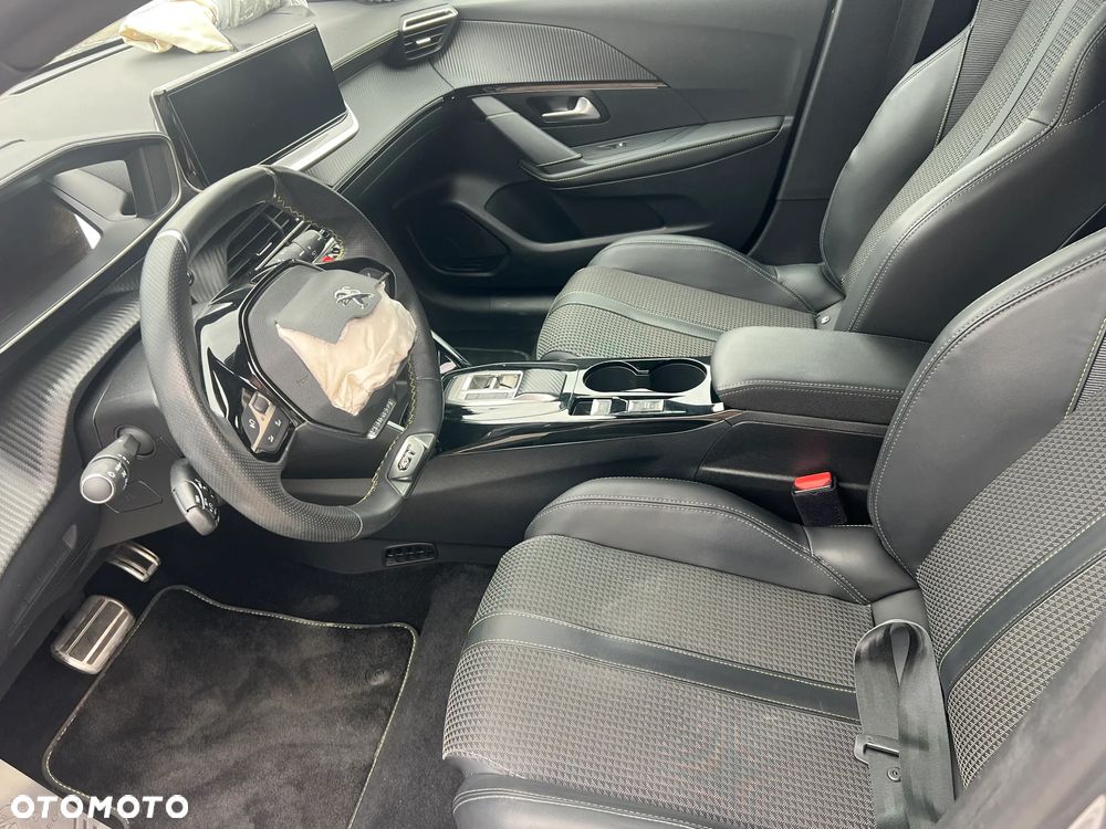 Peugeot 208 GT Line - 10