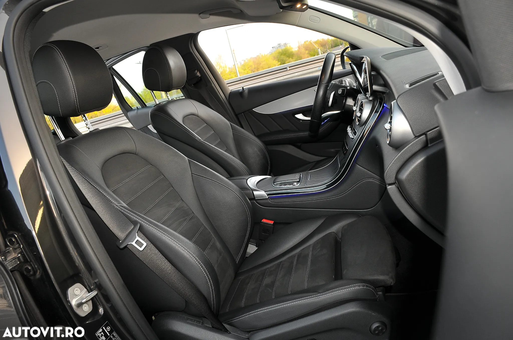 Mercedes-Benz GLC 300 d 4Matic 9G-TRONIC AMG Line Plus - 13