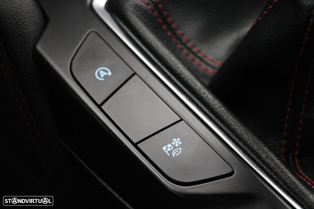 Ford Kuga 1.5 EcoBoost ST-Line - 25