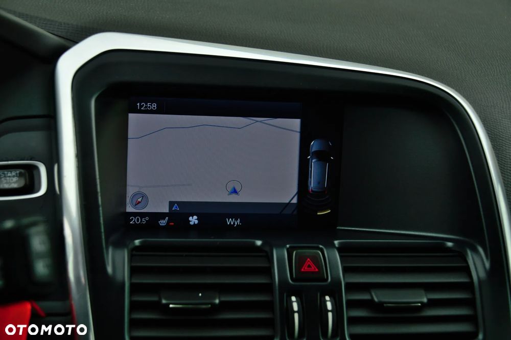 Volvo XC 60 D4 AWD Geartronic Momentum - 26