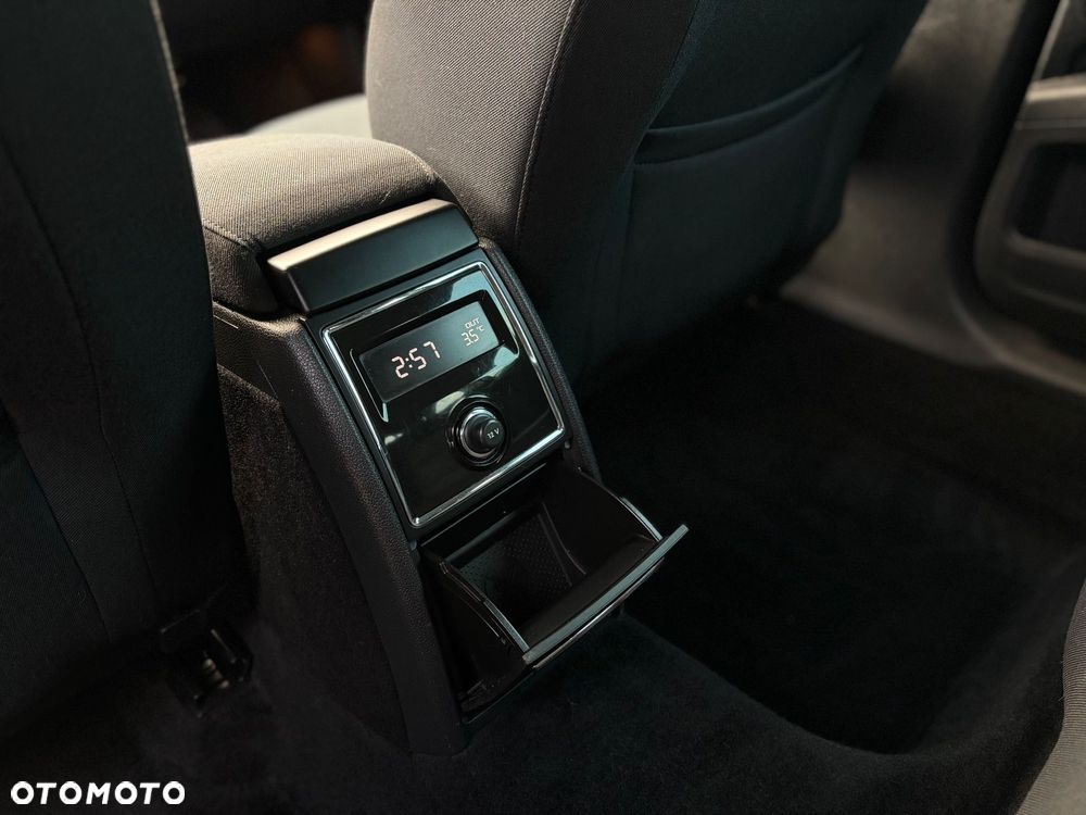 Skoda Superb 2.0 TDI DSG Exclusive - 27