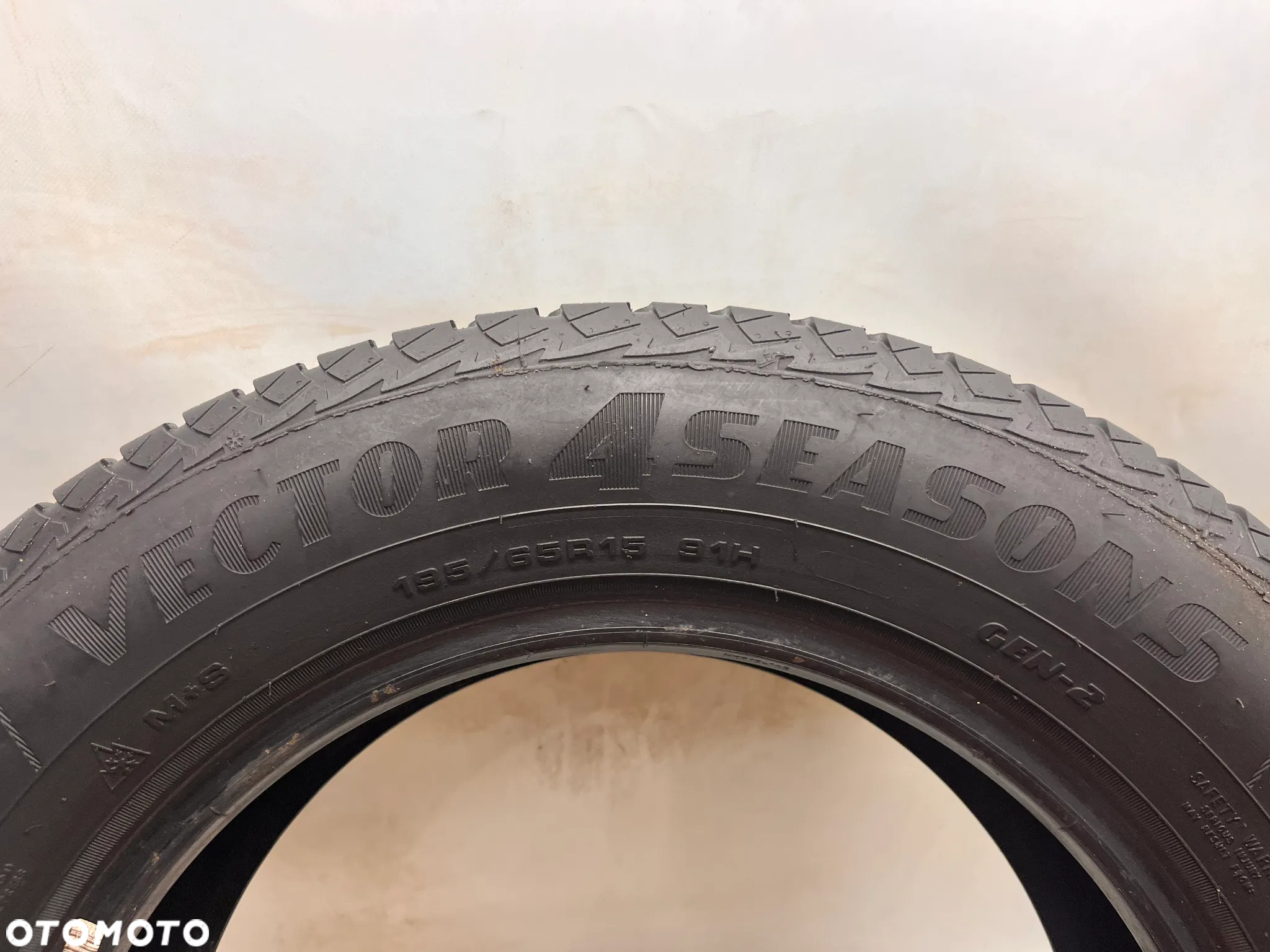 G-2329 195/65R15 91H GOODYEAR VECTOR4SEASON - 3